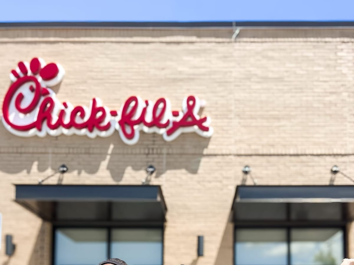 A Chick-fil-A worker found $10,000 in a bathroom and did the unthinkable